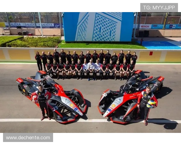 上海足球队在洲际杯积分榜上以63分稳居第一名展现强劲实力