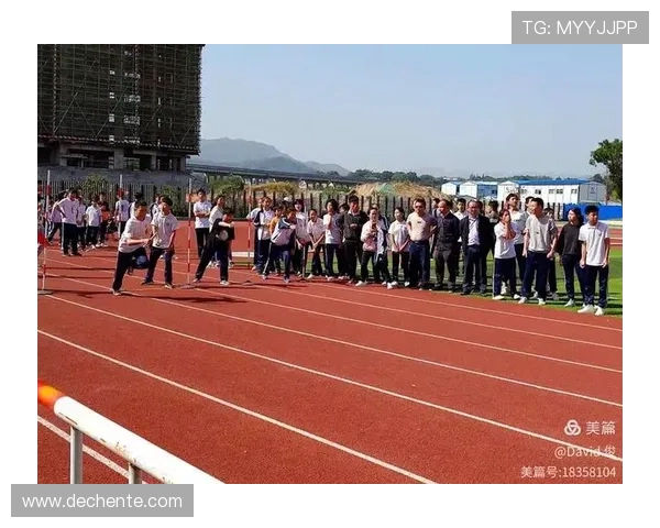 周丽专访：从绿茵场到人生舞台的足球旅程回顾与展望