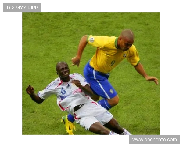 06年世界杯巴西对阵法国精彩集锦回顾与分析