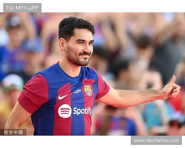 京多安的传奇旅程：从青涩小将到足坛巨星的蜕变与荣耀