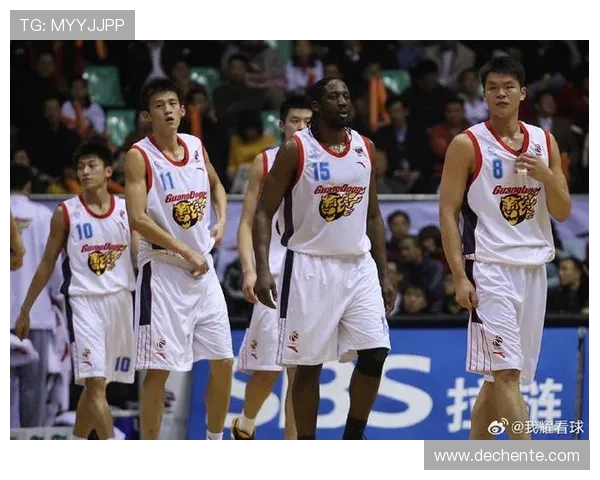 周鹏：从篮球场上的拼搏者到人生舞台的奋斗者的成长之路