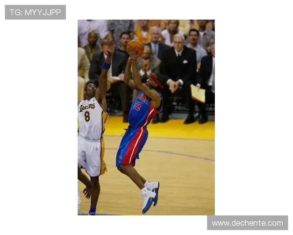 汉密尔顿与圣约翰的精彩对决揭示篮球战术与团队合作的完美结合