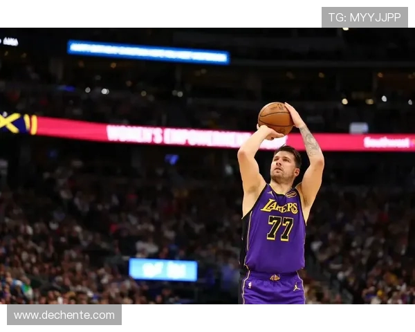 湖人对掘金精彩集锦回顾全场亮点瞬间尽在其中