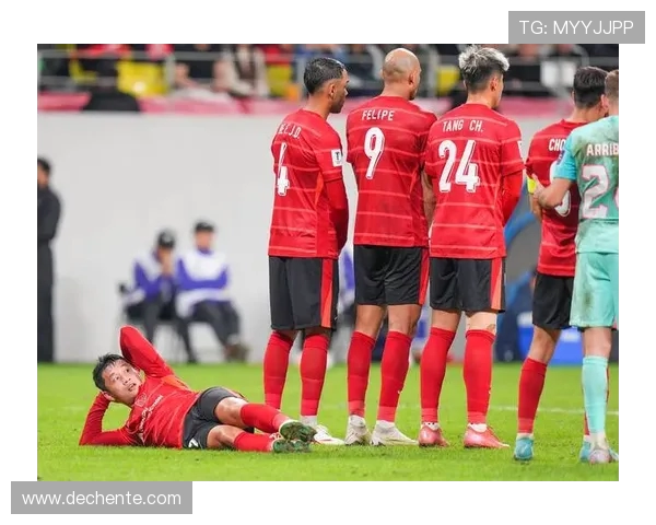 成都足球队整体压制战术解析与实战应用探讨