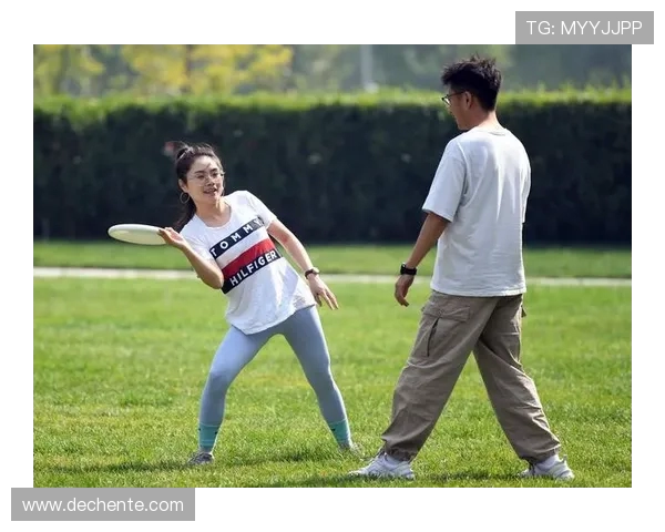 杨丽专访：飞盘之路的成长与挑战回顾